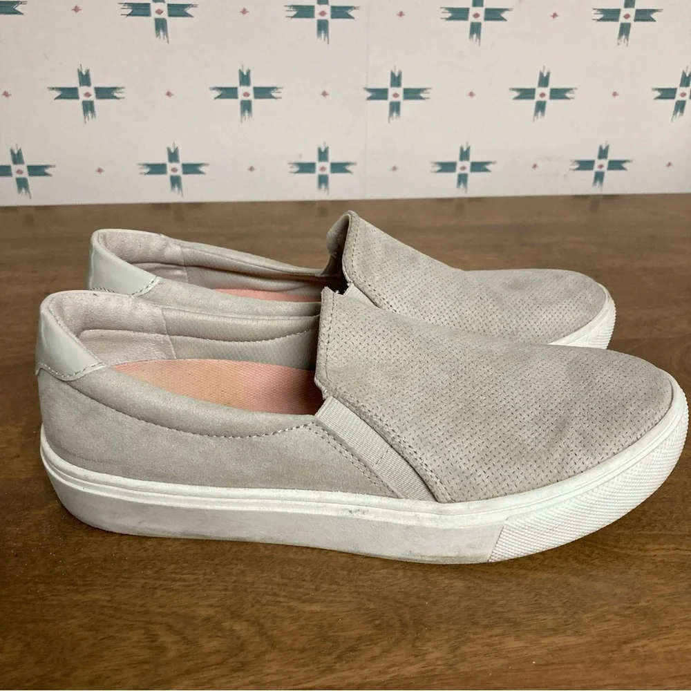 Dr. Scholl's Nova Be Free Light Grayish Faux Suede Slip-ons 7M